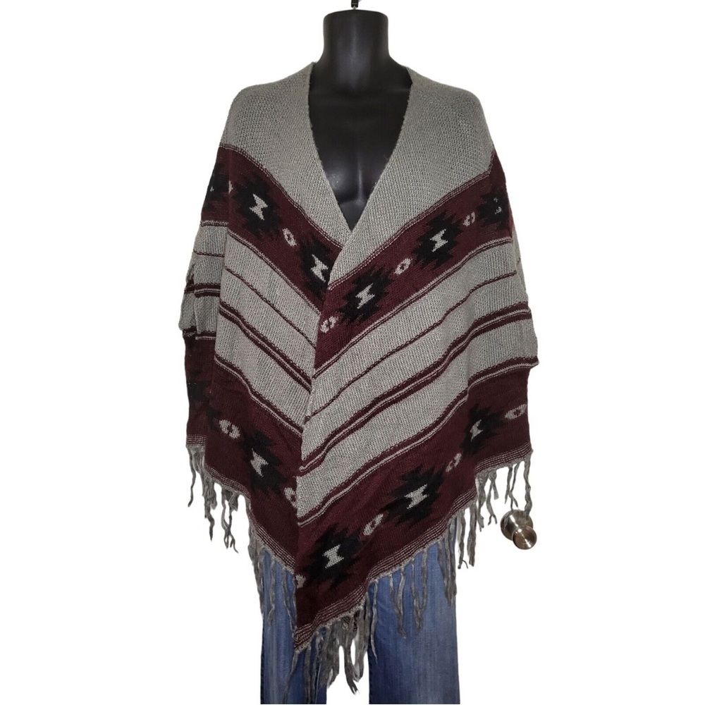 Charlotte Russe Aztec Southwestern Print Gray & Maroon Knit Fringe Wrap Size S/M